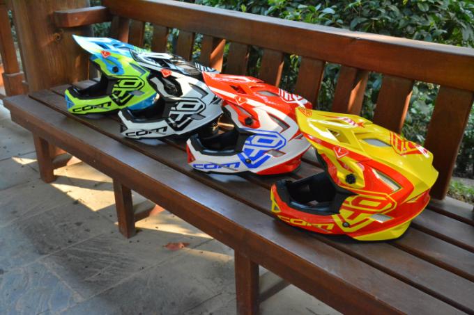 MTB น้ําหนักเบา จักรยานจักรยานภูเขา Full Face Helmet 1