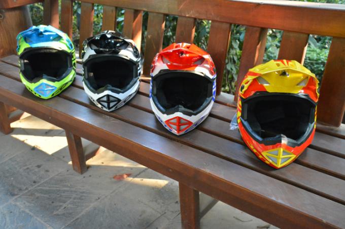 MTB น้ําหนักเบา จักรยานจักรยานภูเขา Full Face Helmet 2