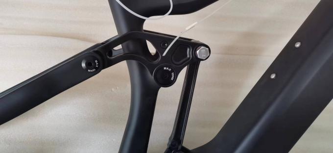 27.5+ 29 Boost Enduro เต็มความแขวนขวาง E Bike Frame เต็มคาร์บอนไฟฟ้า Bike Frame 1